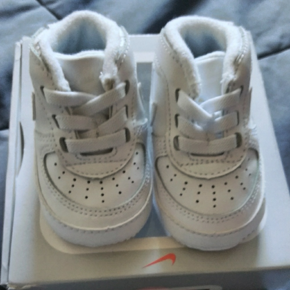 Shoes - Picture 2 of 3